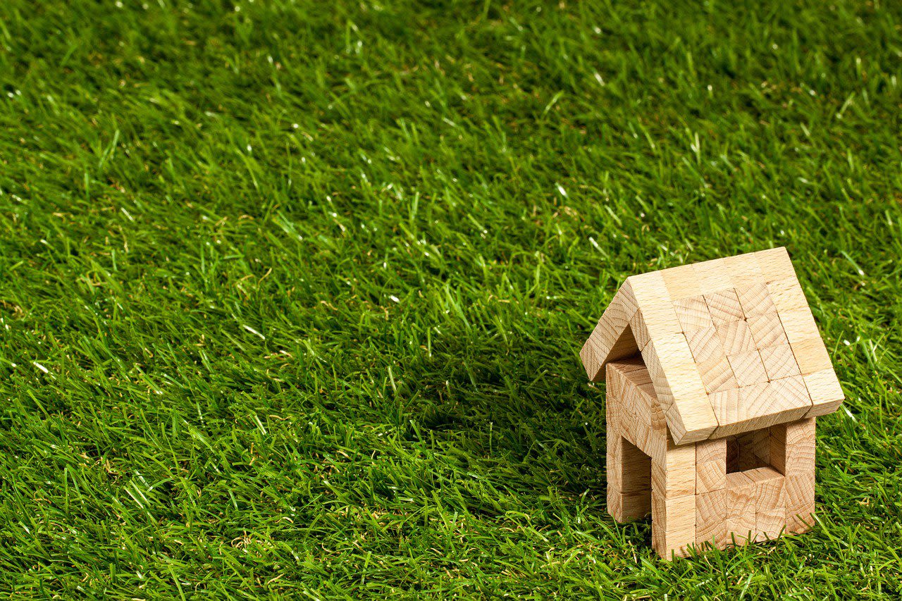 ESTATE PLANNING AND YOUR RESIDENCE: WHEN THE GRASS REALLY IS GREENER!